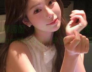 Feilin嗲囡囡 – 最新写真集《温柔》：芷儿Momoko在镜头中流露无尽妩媚