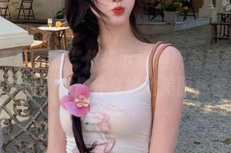 GIRLT果团网 – 快来下载周妍希最新裤里丝原图，和你分享她的美丽秘密！