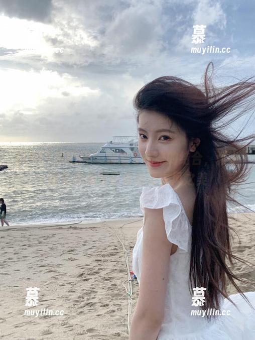 GIRLT果团网-张小喵 GIRLT果团网 - 旗袍与优雅的结合,张小喵私拍美图带你感受古风之美