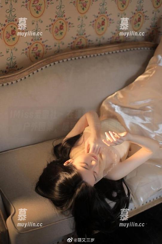 IMiss爱蜜社 - 在线浏览小丽莎萌萌哒的户外图集，感受阳光与绿意的交汇