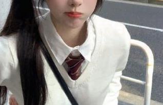 IMiss爱蜜社 – 小九月亲自解读学姐的写真作品，带你领略每一帧背后的情感与思想