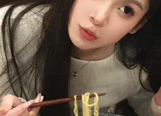 IMiss爱蜜社 – 王曼妮好Q的无圣光红裙写真，让我直面真实的不完美