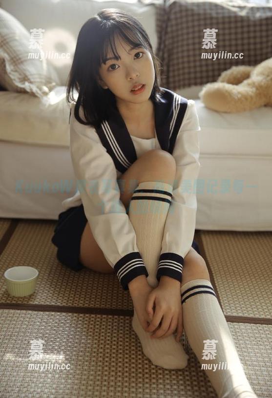 KuukoW KuukoW皮衣写真集:高清美图记录每一个迷人的瞬间
