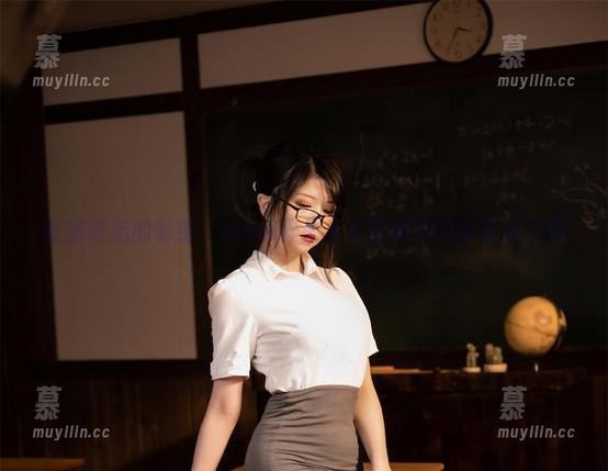 套图背后的秘密：Leah梓未与私蜜助理的无圣光之路