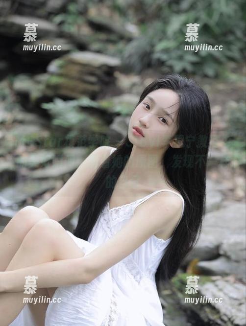 MFStar模范学院-SiByl李思宁 MFStar模范学院 - SiByl李思宁教室中的美好瞬间:观看她的原图,发现不一样的自己