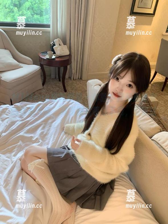MTMeng模特联盟-李梓熙 MTMeng模特联盟 - 体验李梓熙连体衣的优雅气质,高清图片等你下载,别错过哦!