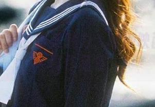 小猫咪制服的甜美魅力：喵糖映画精选写真作品集