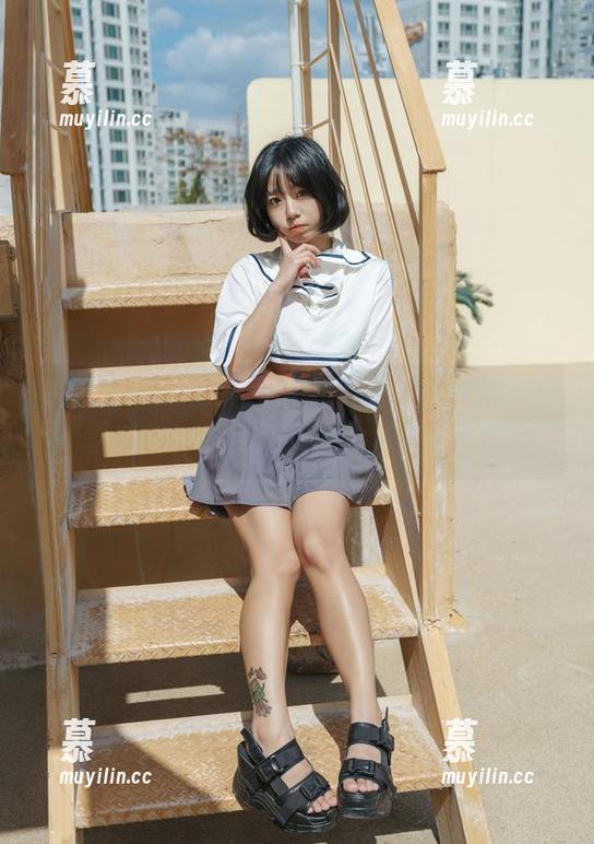 沉浸在Maruemon(마루에몽)的女仆写真图册中，发现每张照片背后的故事