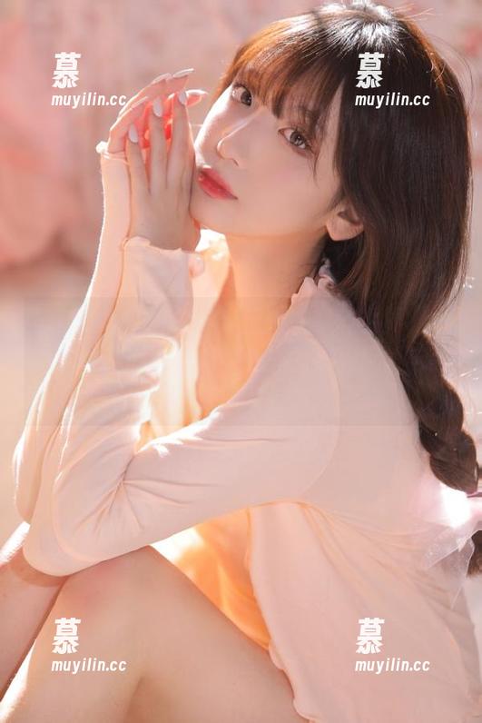 MiStar魅妍社-小尤奈 MiStar魅妍社 - 走进小尤奈的世界,高清皮衣套图带你感受别样的街头风情与个性魅力。