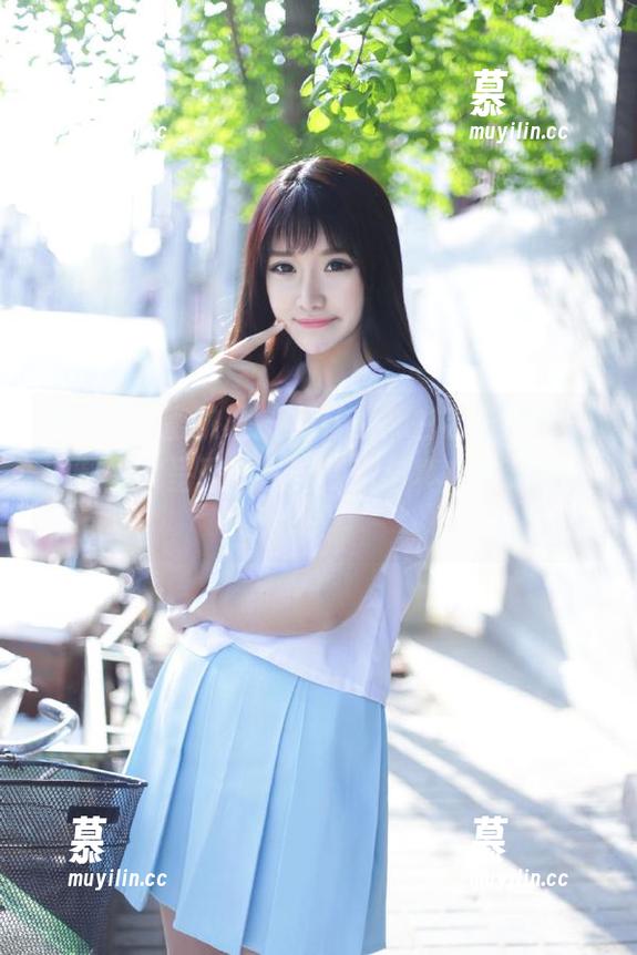 MiiTao蜜桃社-月音瞳 MiiTao蜜桃社 - 月音瞳黑白系列写真,定制图片呈现出她的梦幻与真实交织的瞬间