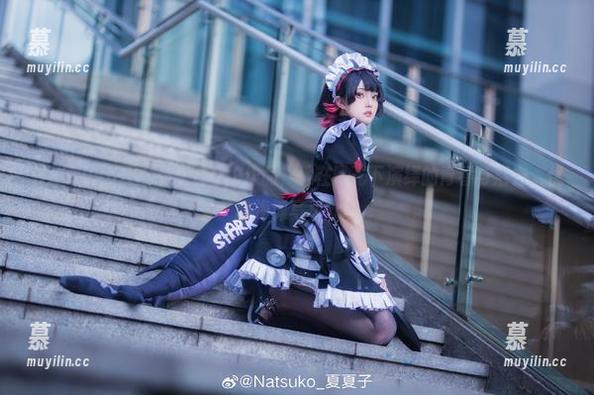 Natsuko夏夏子泳装私拍作品，他在阳光下演绎的青春与活力，优雅海滩写真分享