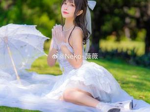 Neko薇薇的毛衣风情：精美cos图册尽显个性与魅力