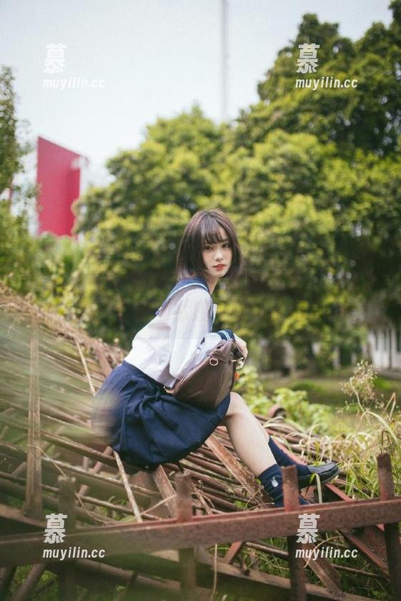SSA丝社-蓉蓉 SSA丝社 - 蓉蓉的改良旗袍合集:下载之后,你的幽默感会瞬间升级!