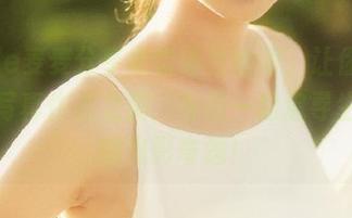 Seele麦麦分享夏雪铃兰物语，让你领略她的写真作品之美，与你一起追寻生活中的光影奇迹！