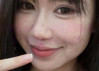 在Tina很妖孽呀灰丝的写真图库里，发现属于你的独特艺术灵感！