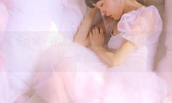 TouTiao头条女神 – 在线浏览梁芮溪的毛衣系列写真，图片捕捉每一缕温暖阳光！