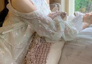 TouTiao头条女神 – 感受神琦泽步的独特风情：写真作品合集剧情回顾