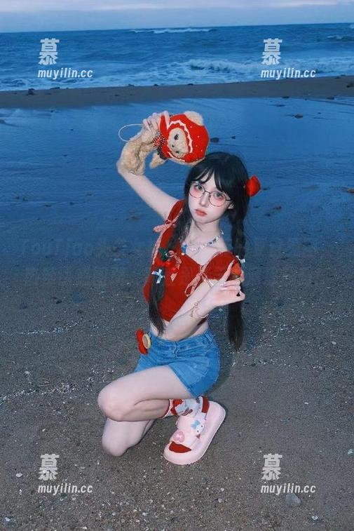 TouTiao头条女神-穆菲菲 TouTiao头条女神 - 穆菲菲的夏日原图,热辣诱惑图册,简直是夏天的清凉解药!