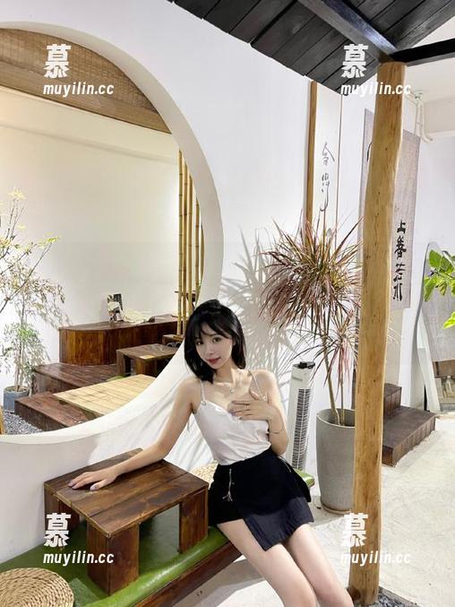 TouTiao头条女神-美纳子 TouTiao头条女神 - 美纳子私拍套装,图片展示她的多变风格,你准备好接受挑战了吗?