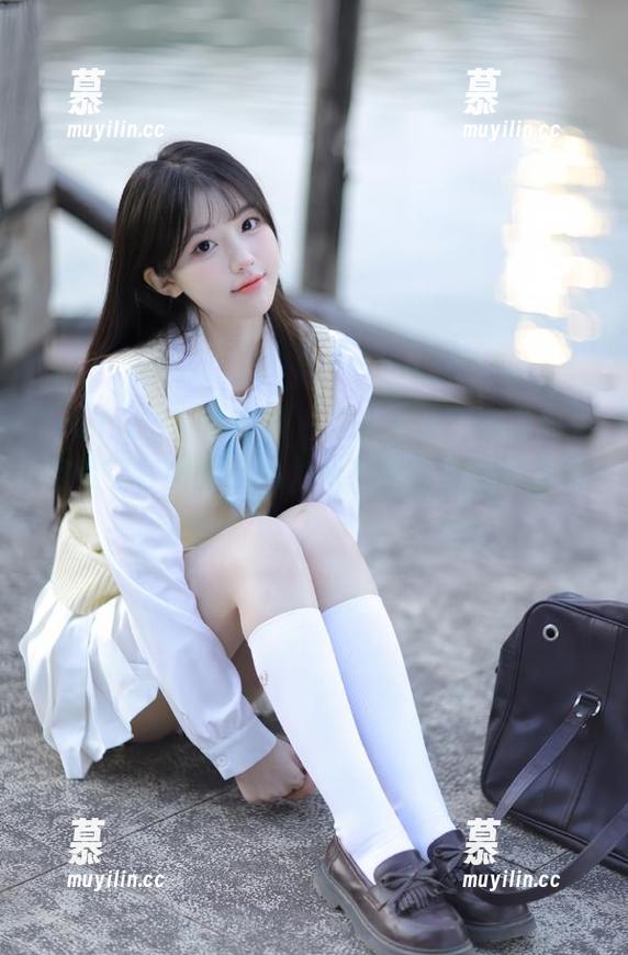 TouTiao头条女神-阿依努尔瓦娅 TouTiao头条女神 - 阿依努尔瓦娅带你领略镂空套图的魅力,所有作品均免费提供!