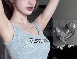 TouTiao头条女神 – 鱼宝宝黑丝图集精选，揭示她另类魅力与优雅气质