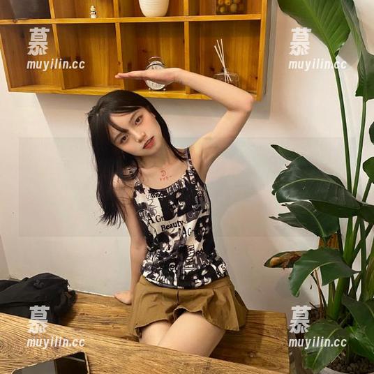 UGirls尤果网-Mikka涵涵 UGirls尤果网 - Mikka涵涵的私密全套日常图包,记录了她与世界的独特互动,快来一起感受吧!