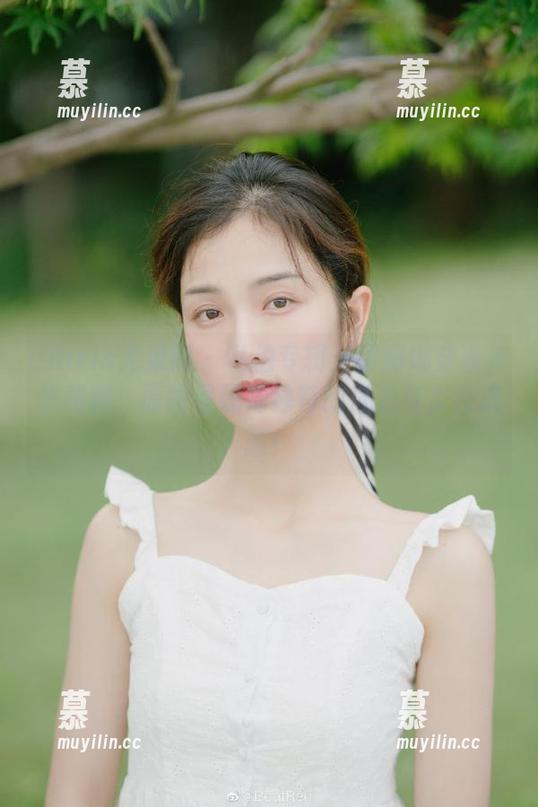 UGirls尤果网-伊莉娜 UGirls尤果网 - 私拍专辑:伊莉娜穿着传统和服,原图呈现她独特的魅力与文化底蕴!