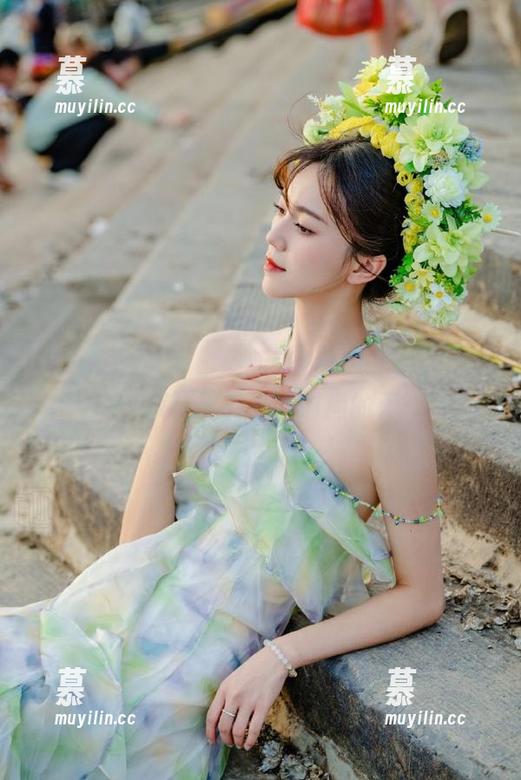 UGirls尤果网 - 最新南湘baby学妹写真图片，完美诠释青春与时尚的无缝结合