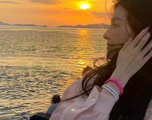 UGirls尤果网 – 布莱尔昆娜私拍白丝图包，精致细节令人心动不已