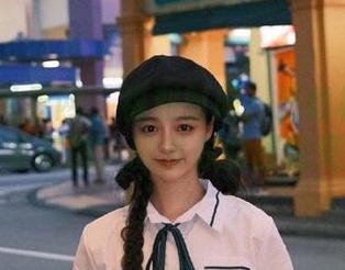 UGirls尤果网 – 福利时间：张馥棋办公室独家原图，激发你的创意灵感