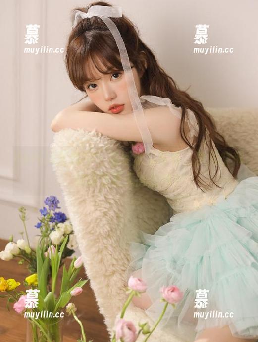 UGirls尤果网-李思宁 UGirls尤果网 - 最新泳装写真,李思宁带你感受夏天的热情!