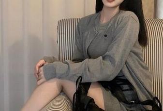 XIAOYU语画界 – 从严肃到搞笑！杨晨晨Yome最新办公室写真照片，超乎你想象的职场！