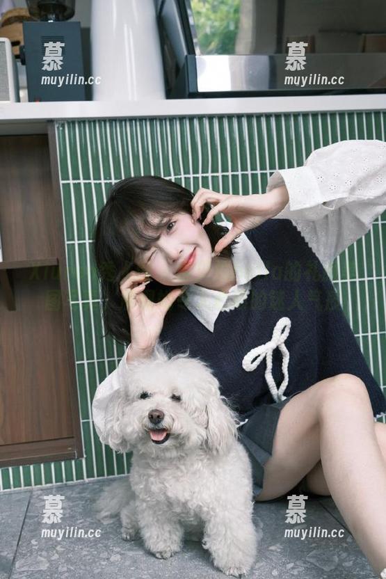 Xiuren秀人网-余贝拉bella Xiuren秀人网 - 余贝拉bella的礼服美图写真,展现她令人心动的迷人气质