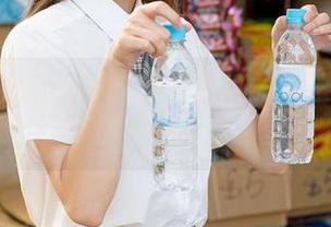 Xiuren秀人网 – 探寻海边的秘密：刘飞儿Faye带你领略写真与壁纸的美