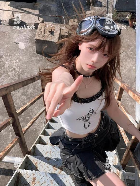 Xiuren秀人网 - 免费下载“千夜未来”女友最新写真，性感与可爱兼得！