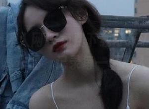 Xiuren秀人网 – 免费下载可乐Vicky短裙写真作品，记录每一个动人瞬间