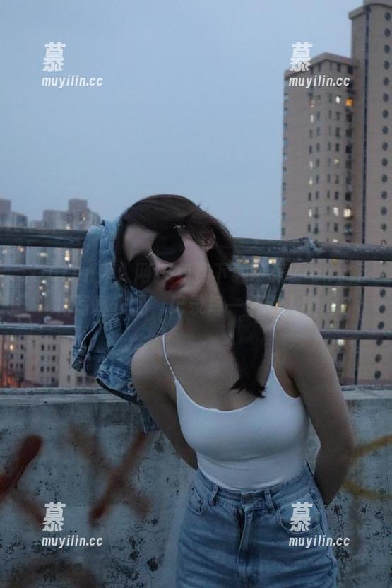 Xiuren秀人网-可乐Vicky Xiuren秀人网 - 免费下载可乐Vicky短裙写真作品,记录每一个动人瞬间