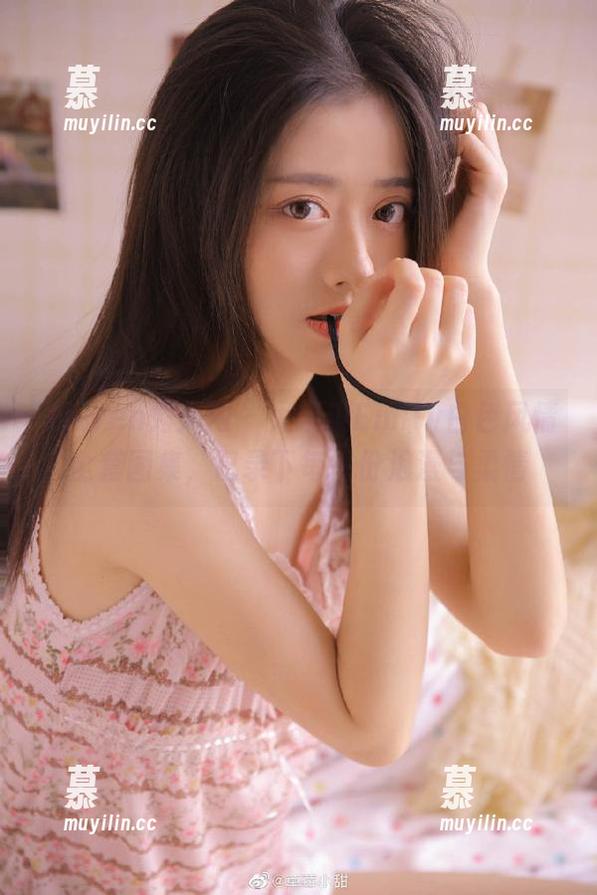 Xiuren秀人网-大琪琪Emily Xiuren秀人网 - 大琪琪Emily白色风情全套图集,记录下每一份浪漫与柔情