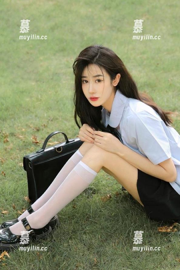 Xiuren秀人网 - 大美媚京的女友作品，最新写真展现生活中的别样风情