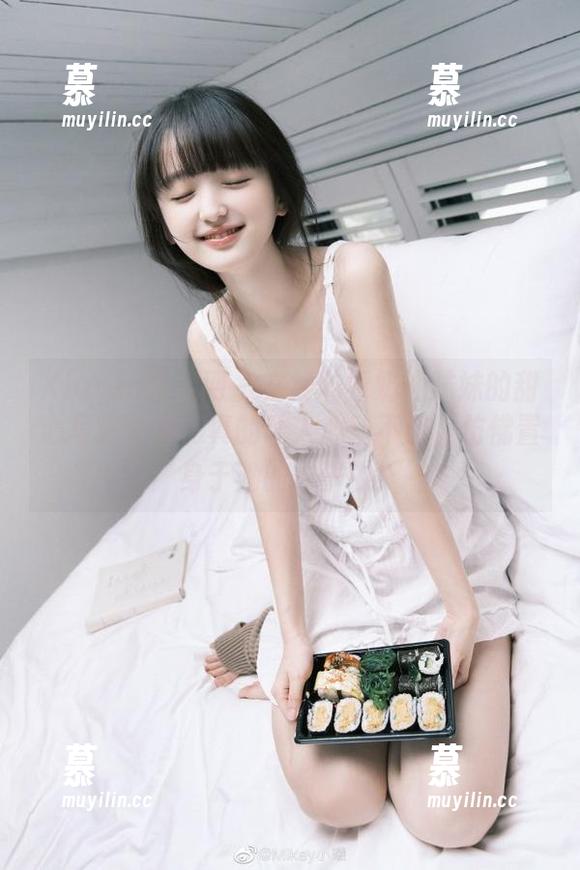 Xiuren秀人网 - 在线收看奶油妹妹的甜心写真合集，真的让人心动不已，仿佛置身于她的故事中！