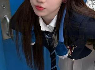 Xiuren秀人网 – 小肉肉咪美足写真图集发布，尽情欣赏每一帧的优雅和风情！