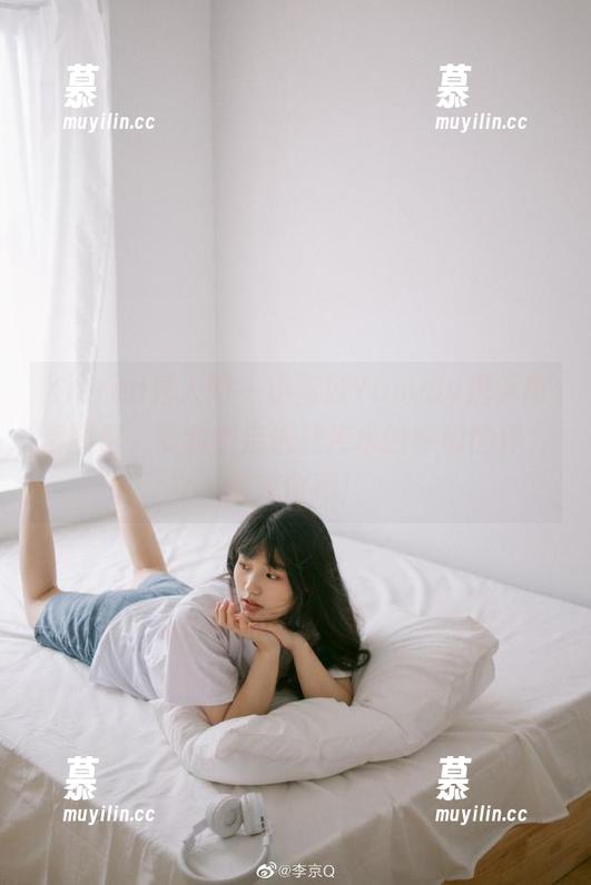 Xiuren秀人网 - 小蛮妖Yummy携手高清图包，带我们走进死库水的奇幻世界，快来收藏！