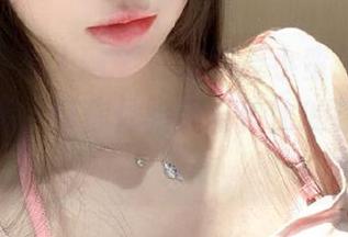 Xiuren秀人网 – 在线感受小蛮腰lvy的浴室图集，带你体验无与伦比的艺术氛围！