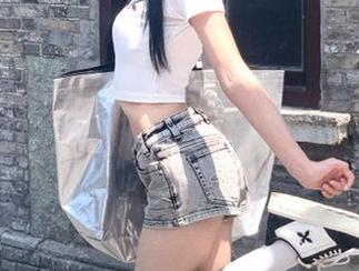 Xiuren秀人网 – 在线探秘抖娘利世的夏天图集，收藏她传递的每一份灿烂与温暖