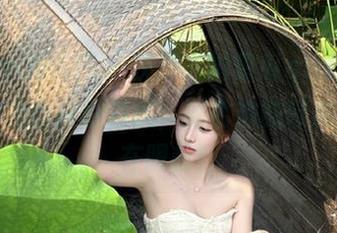 Xiuren秀人网 – 获得“拍黄瓜girl御姐”图集的免费获取方式，欣赏她的唯美瞬间尽在眼前！