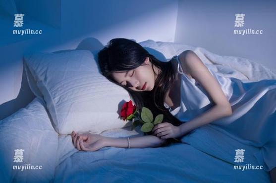 Xiuren秀人网 - 不容错过的最新月音瞳温柔写真合集，尽显她优雅气质