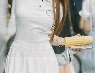 Xiuren秀人网 – 一组温柔写真图包，杨可可coco教你如何在生活中迷失并找到自己的温柔时刻