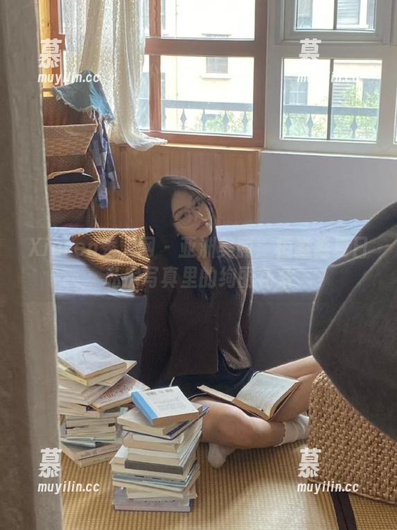 Xiuren秀人网 - 亚洲美丽：桓淼淼夏日私房写真里的绚丽花朵