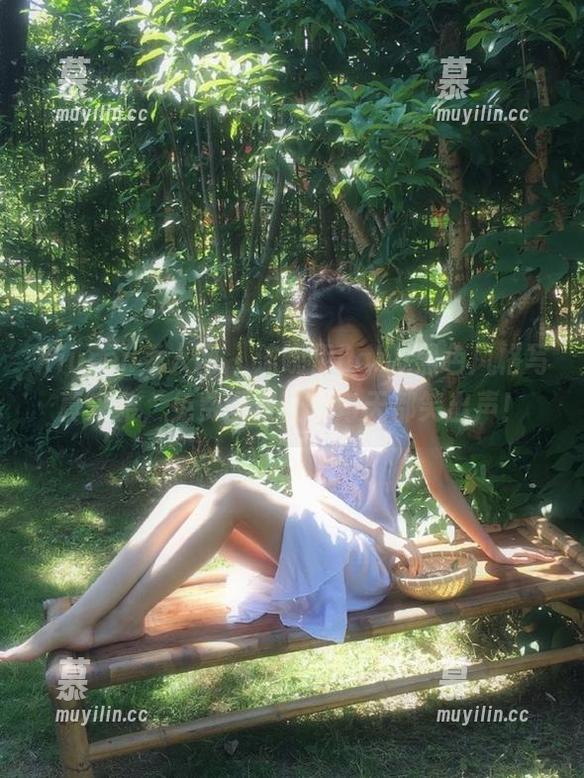 Xiuren秀人网 - 沫晓伊baby黑色风格写真来袭，免费图集让你每天都笑出声！
