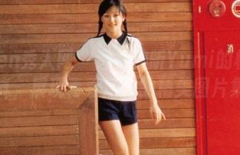 Xiuren秀人网 – 透视美昕Yumi的校服写真，展现青春活力的精美图片集